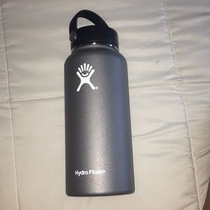 Graphite hydroflask